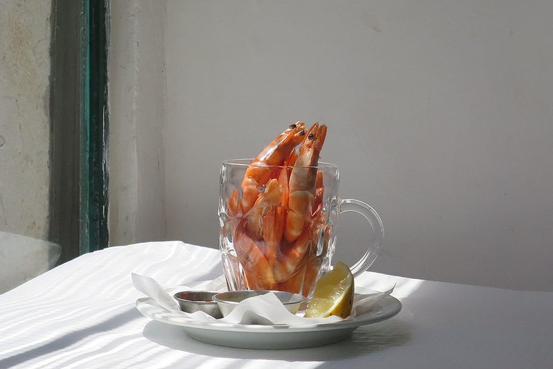 Pint of prawns with piri-piri at O Palmeiral