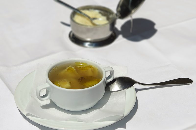 Tortellini in brodo